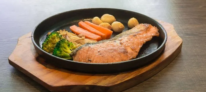 鮭のガリバタ醤油ムニエル