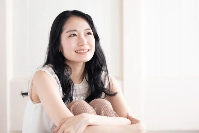 女性と花粉症対策